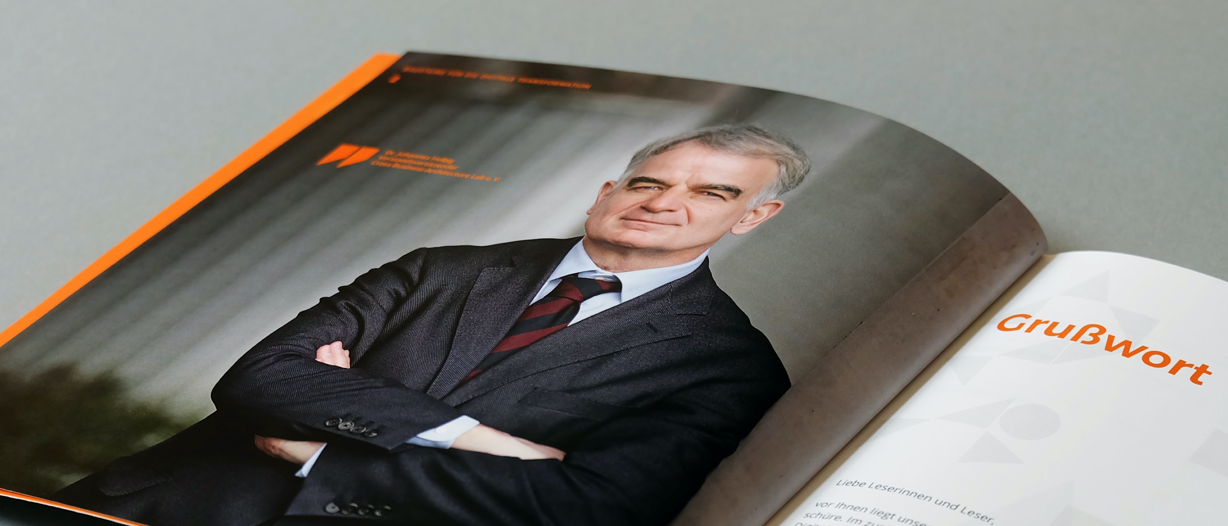 CBA-Lab Corporate Design Doppelseite aus Infobroschüre.