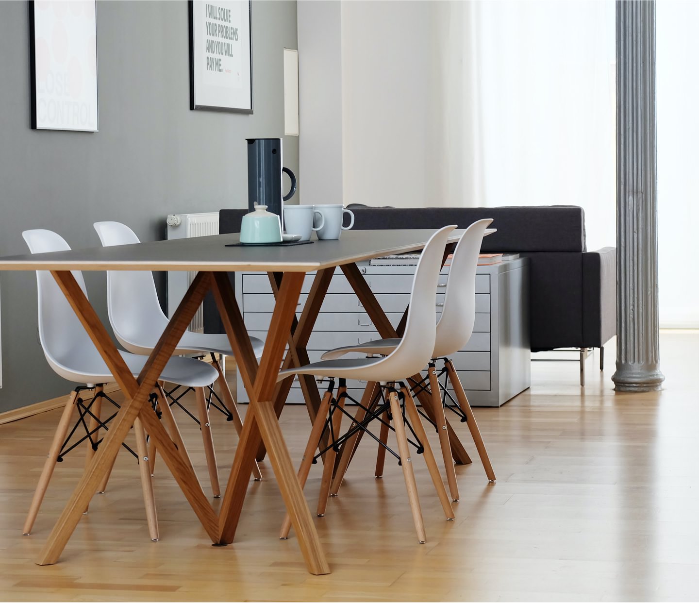 Der Besprechungstisch der Designagentur Bold & Friendly