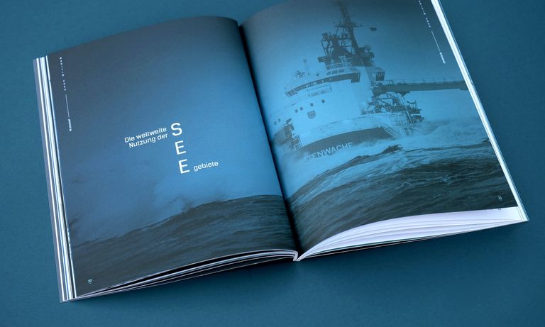 Editorial Design DLR Kapitel-Doppelseite „Die weltweite Nutzung der Seegebiete